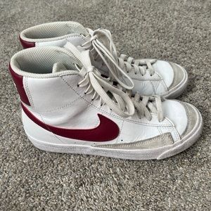 white with red stripe nike blazer